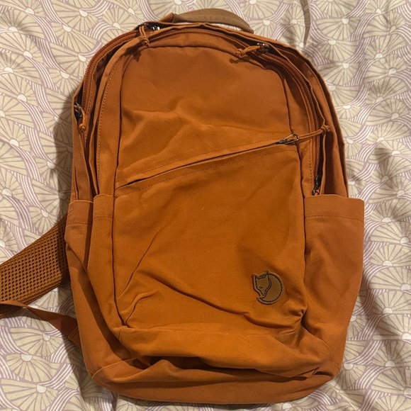 Fjallraven Handbags - Raven 28 Fjallraven Kanken-style Backpack in Rust Orange